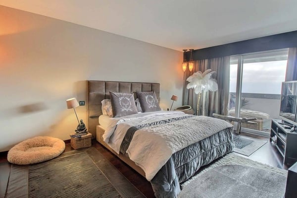 Magnifique attique en duplex avec vue imprenable sur le lac 8