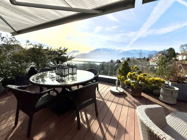 Magnifique attique en duplex avec vue imprenable sur le lac 13