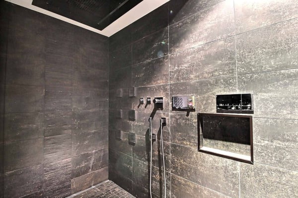 Magnifique attique en duplex avec vue imprenable sur le lac 12