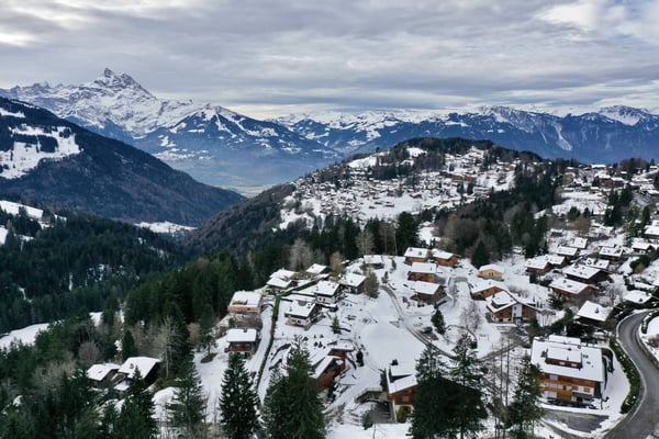Somptueux chalet avec piscine et vue imprenable sur les Dents-du-Midi 12