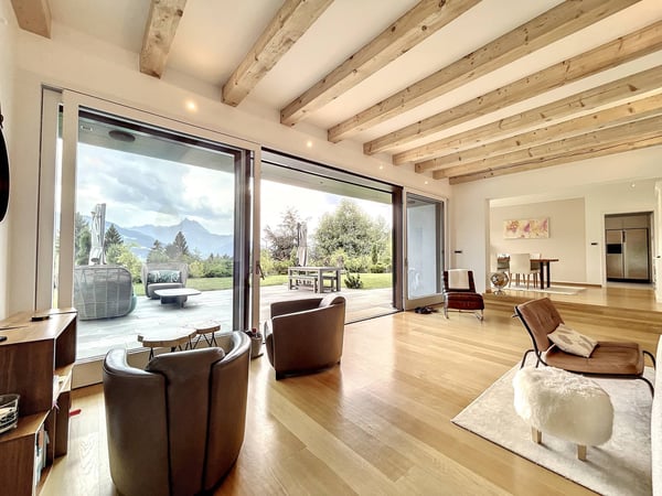 Somptueux chalet avec piscine et vue imprenable sur les Dents-du-Midi 2