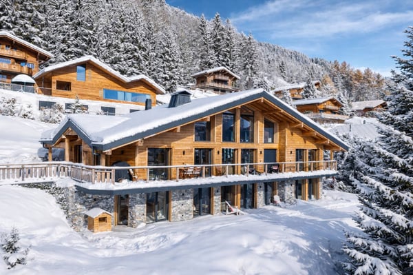 Chalet d'exception avec ascenseur privatif et vue imprenable 1