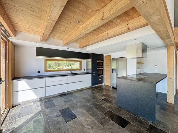 Magnifique chalet de 2.5 pièces avec vue imprenable sur les montagnes 5