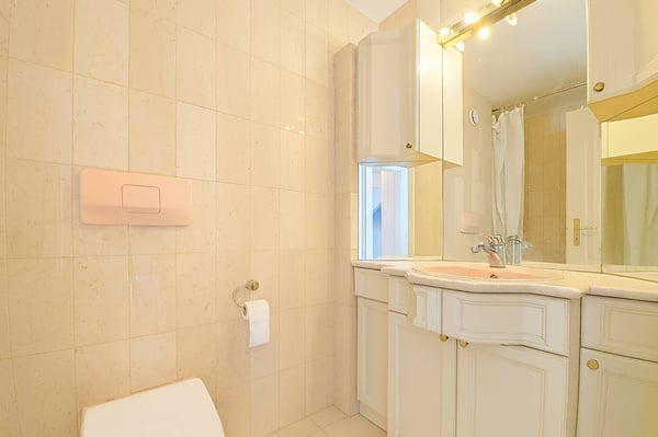 Grand duplex de 3.5 pièces avec vue imprenable sur le lac et les montagnes 11
