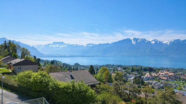 Belle villa familiale avec vue panoramique sur le lac et les Alpes 4