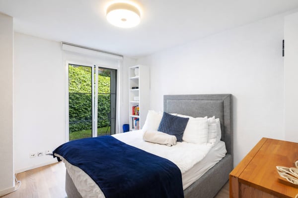 Spacieux appartement de 5.5 pièces avec terrasse et grand jardin 8