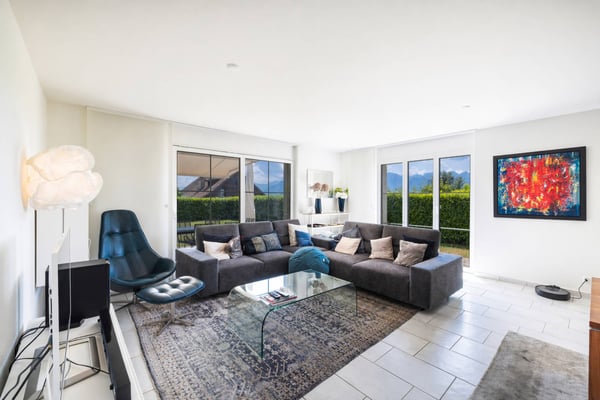 Spacieux appartement de 5.5 pièces avec terrasse et grand jardin 2