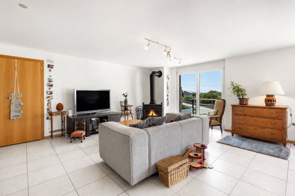 Spacieux Appartement de 4,5 pièces dans un environnement calme et verdoyant 4