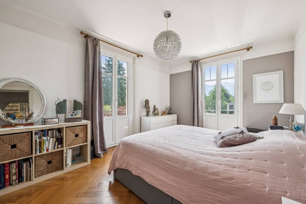 Villa de maître 18 pièces avec appartement indépendant, vue lac et montagnes 6