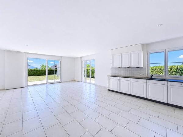 Spacieux appartement de 5.5 pièces avec terrasse et grand jardin 2