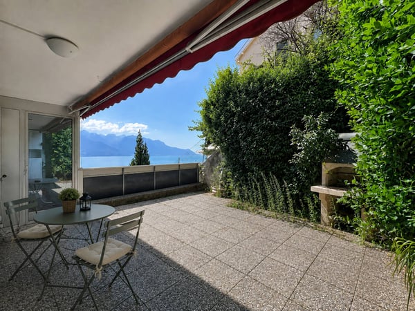 Charmant 2.5 pièces avec grande terrasse et vue sur le lac 4