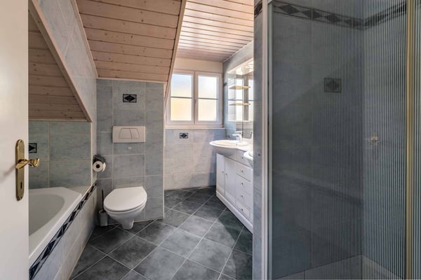 Magnifique villa familiale avec piscine et vue lac 9
