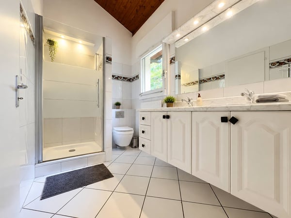 Propriété individuelle avec vue sur le lac et grande parcelle 11