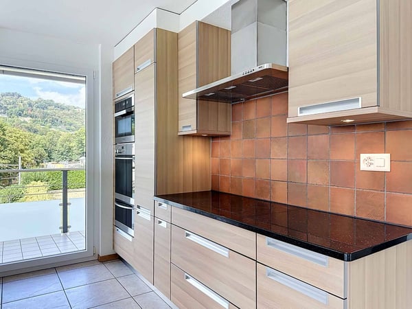 Spacieux Appartement de 4,5 pièces dans un environnement calme et verdoyant 8