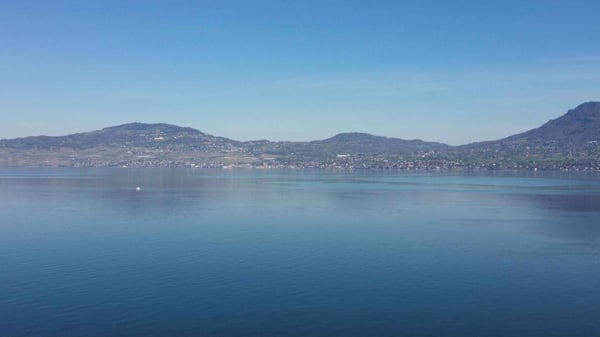 Appartement en attique lumineux avec vue imprenable sur le Lac 11