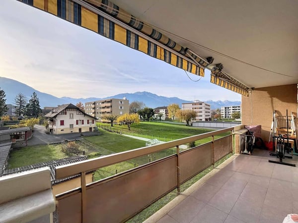 Appartement 3.5 pièces avec belle vue sur les montagnes 1