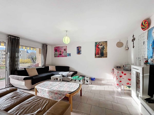 Appartement 3.5 pièces avec belle vue sur les montagnes 2