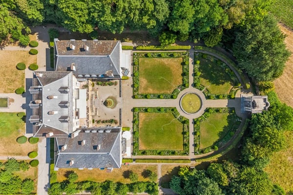 Prestigieux appartement de 6 pièces avec studio indépendant au sein d'un domaine d'exception 12