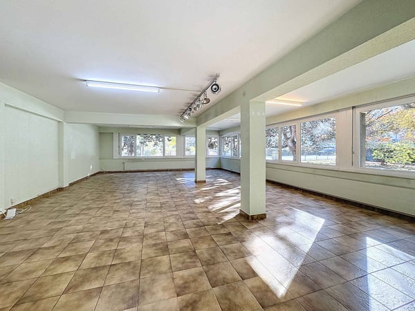 Exclusivité - Local commercial Martigny 8