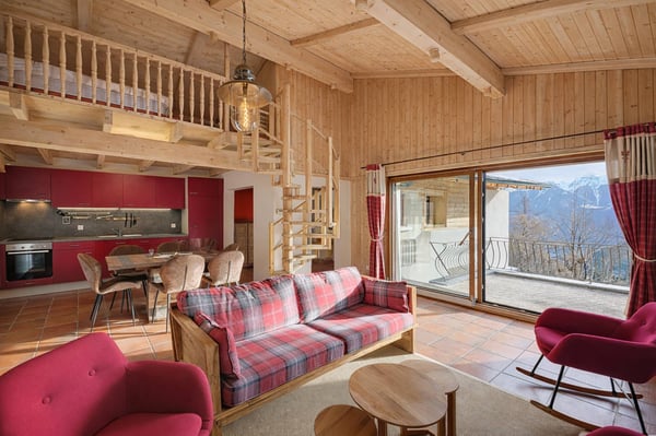 Chalet mitoyen au charme authentique  entièrement rénové