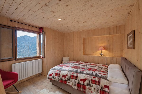 Chalet mitoyen au charme authentique entièrement rénové 7