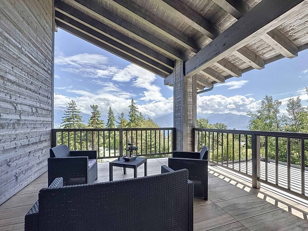 Exceptionnel chalet sur 3 niveaux avec piscine intérieure/ espace bien-être 2