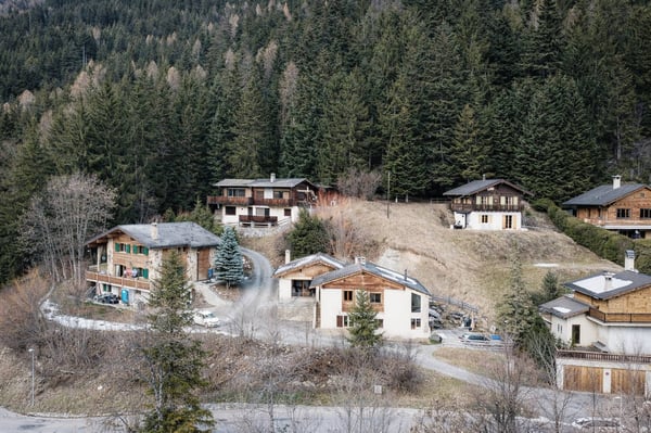 Chalet mitoyen au charme authentique entièrement rénové 9