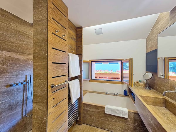 EXCLUSIVITÉ - Superbe 5.5 pièces avec vue panoramique et studio indépendant 6