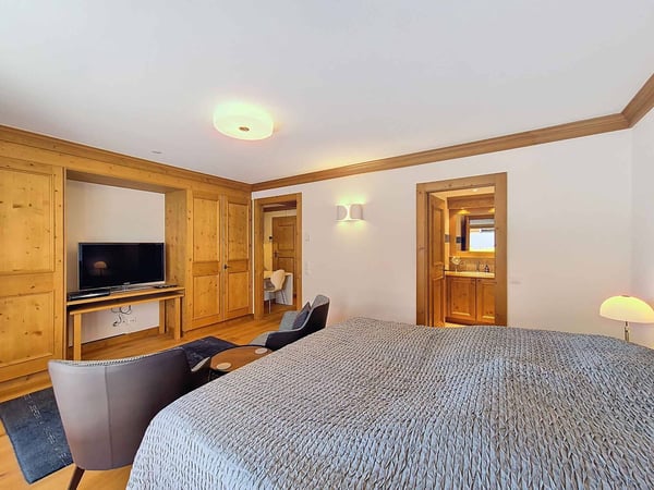 EXCLUSIVITÉ - Superbe 5.5 pièces avec vue panoramique et studio indépendant 8