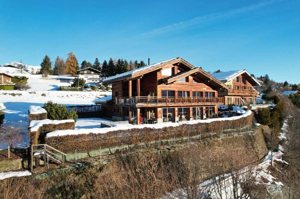 Magnifique chalet en vieux bois avec vue panoramique 13