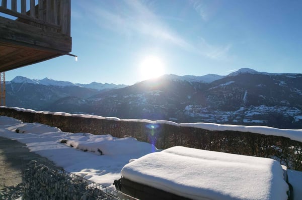 Magnifique chalet en vieux bois avec vue panoramique 1