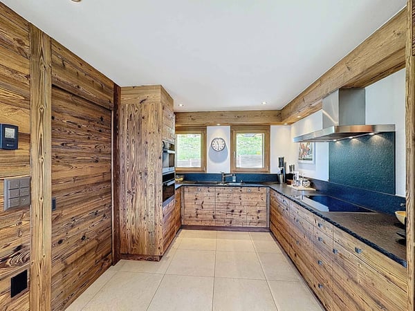 Magnifique chalet en vieux bois avec vue panoramique 6