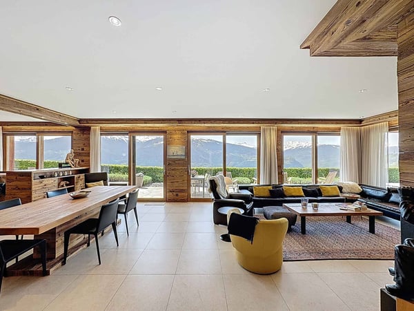 Magnifique chalet en vieux bois avec vue panoramique 5