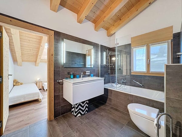 Magnifique chalet en vieux bois avec vue panoramique 10