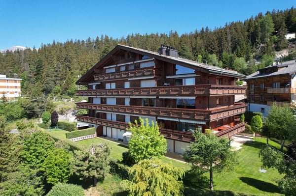 SPLENDIDE APPARTEMENT DE 5.5 PCES AVEC VUE PANORAMIQUE SUR LES ALPES À DEUX PAS DU CENTRE 10