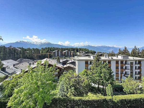 SPLENDIDE APPARTEMENT DE 5.5 PCES AVEC VUE PANORAMIQUE SUR LES ALPES À DEUX PAS DU CENTRE 1