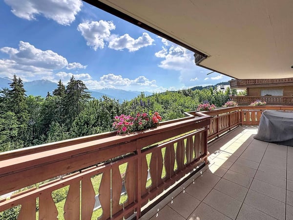 Magnifique appartement de 4.5 pièces avec jardin et belle vue 3