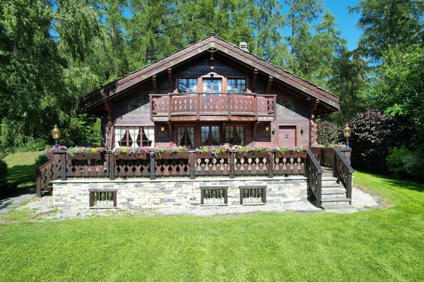 Splendide chalet avec mayen sur une magnifique parcelle 2