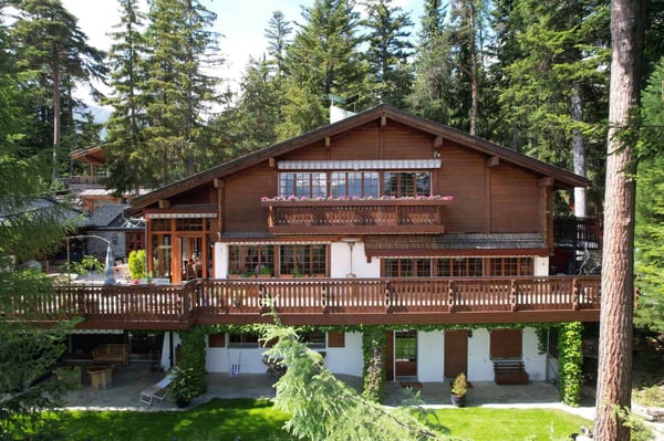 Magnifique chalet avec piscine et spa, à l'abri des regards 1