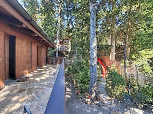 Magnifique chalet avec piscine et spa, à l'abri des regards 8