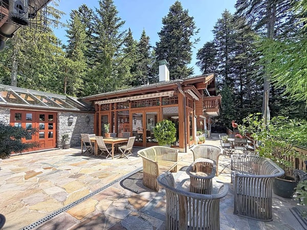 Magnifique chalet avec piscine et spa, à l'abri des regards 6