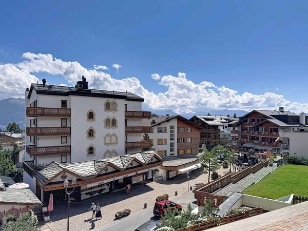 RARE - Au coeur de la station, appartement neuf de 4.5 pièces avec vue 2