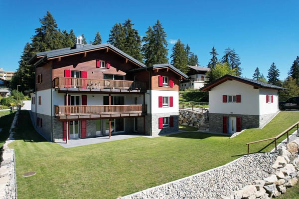 CHALET DE 15,5 PIÈCES COMPOSÉ DE TROIS APPARTEMENTS INDÉPENDANTS