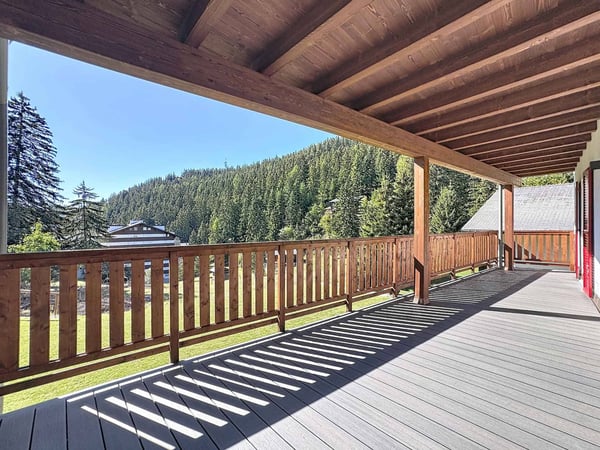 CHALET DE 15,5 PIÈCES COMPOSÉ DE TROIS APPARTEMENTS INDÉPENDANTS 13