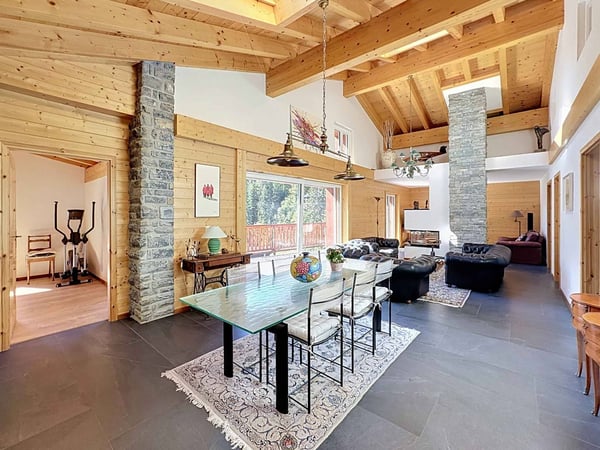 CHALET DE 15,5 PIÈCES COMPOSÉ DE TROIS APPARTEMENTS INDÉPENDANTS 4