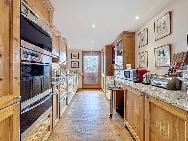 SPLENDIDE APPARTEMENT DE 3.5 PCES AVEC VUE PANORAMIQUE SUR LES ALPES À DEUX PAS DU CENTRE 4