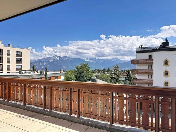 RARE - Au coeur de la station, appartement neuf de 4.5 pièces avec vue 1