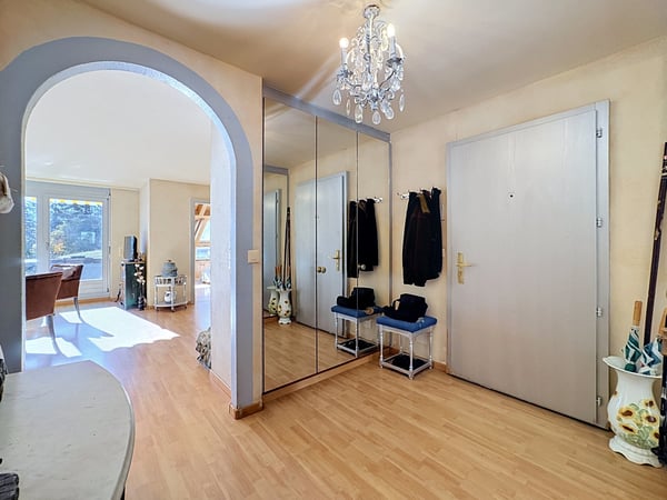 Très bel appartement de 4.5 pièces en plein centre avec magnifique rooftop 13