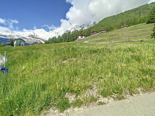 Terrain à bâtir parfaitement situé 1