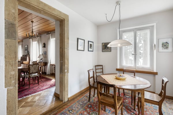 Maison de maître avec dépendance de 3.5 pièces en ville de Neuchâtel 4